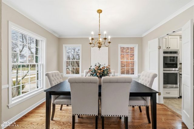 180 Fisher Road, Grosse Pointe Farms, MI 48236