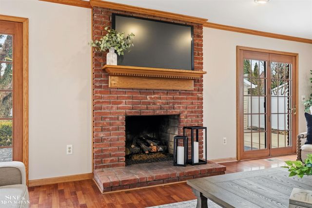 180 Fisher Road, Grosse Pointe Farms, MI 48236