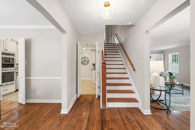 180 Fisher Road, Grosse Pointe Farms, MI 48236