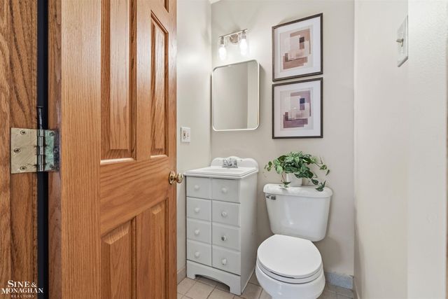 180 Fisher Road, Grosse Pointe Farms, MI 48236