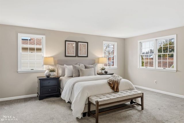 180 Fisher Road, Grosse Pointe Farms, MI 48236