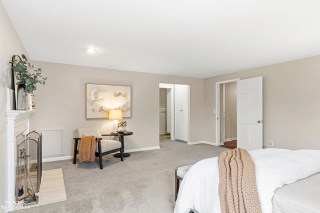 180 Fisher Road, Grosse Pointe Farms, MI 48236