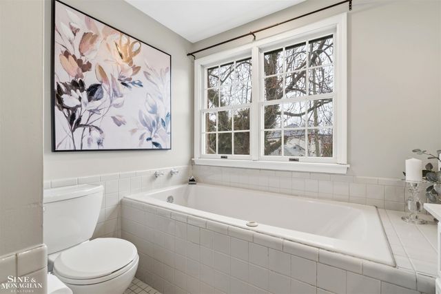 180 Fisher Road, Grosse Pointe Farms, MI 48236