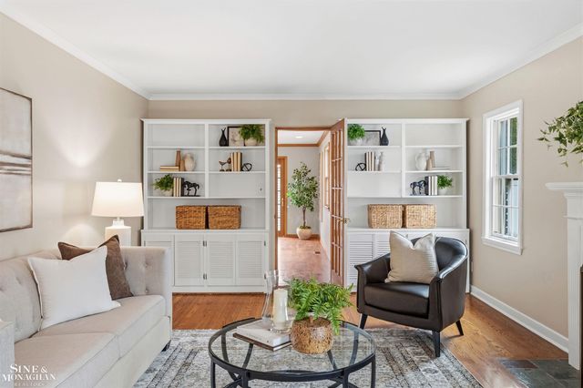 180 Fisher Road, Grosse Pointe Farms, MI 48236