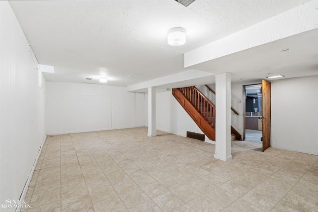 180 Fisher Road, Grosse Pointe Farms, MI 48236