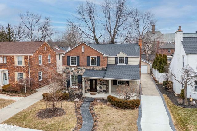 180 Fisher Road, Grosse Pointe Farms, MI 48236