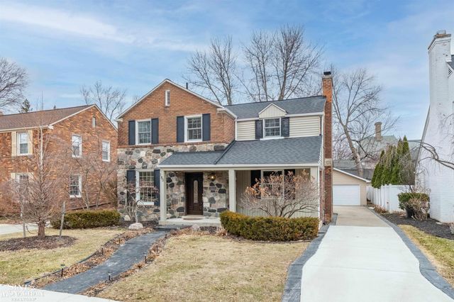 180 Fisher Road, Grosse Pointe Farms, MI 48236