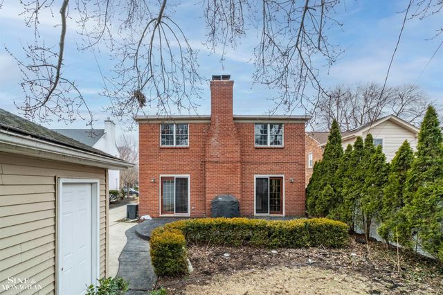 180 Fisher Road, Grosse Pointe Farms, MI 48236