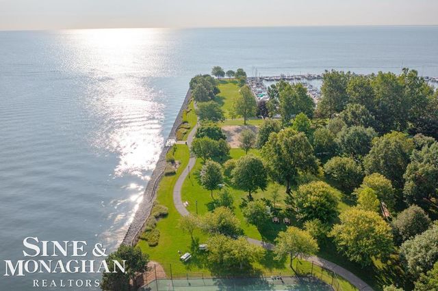 180 Fisher Road, Grosse Pointe Farms, MI 48236