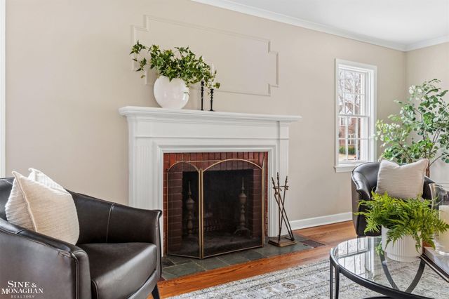 180 Fisher Road, Grosse Pointe Farms, MI 48236