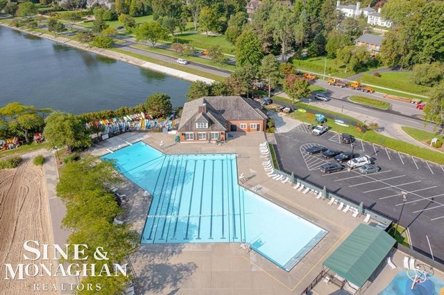 180 Fisher Road, Grosse Pointe Farms, MI 48236