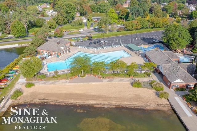 180 Fisher Road, Grosse Pointe Farms, MI 48236