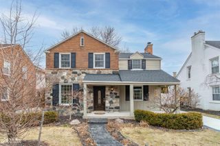 180 Fisher Road, Grosse Pointe Farms, MI 48236