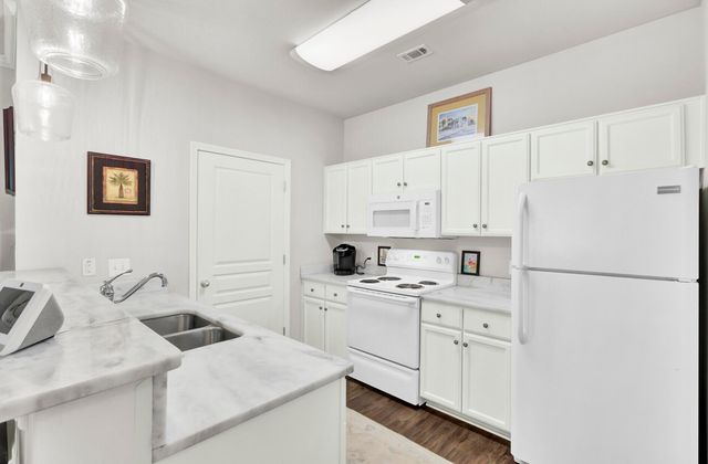 300 Bucksley Lane 104, Charleston, SC 29492