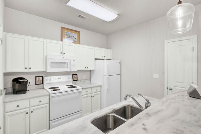 300 Bucksley Lane 104, Charleston, SC 29492