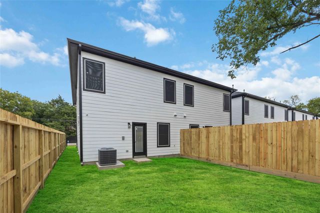 6726 Paris Street A-B, Houston, TX 77021