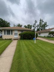 26 W 141 Street, Dixmoor, IL 60426