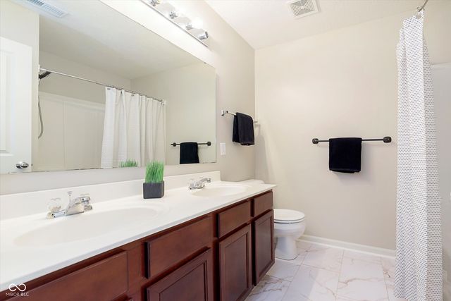 13872 Wendessa Drive, Fishers, IN 46038