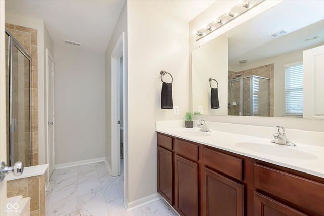 13872 Wendessa Drive, Fishers, IN 46038