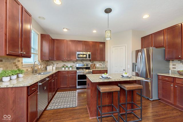 13872 Wendessa Drive, Fishers, IN 46038