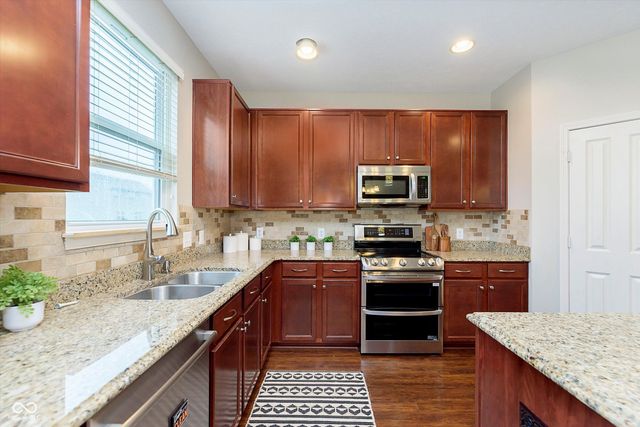 13872 Wendessa Drive, Fishers, IN 46038