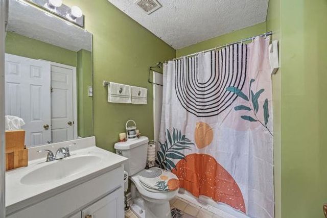 1835 Barrington Overlook NW, Marietta, GA 30066