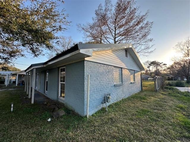 321 Iowa Avenue, Lake Arthur, LA 70549