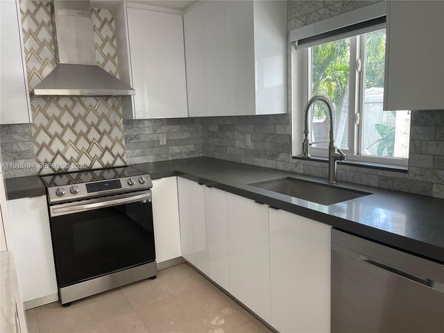 2900 SW 16th St, Fort Lauderdale, FL 33312