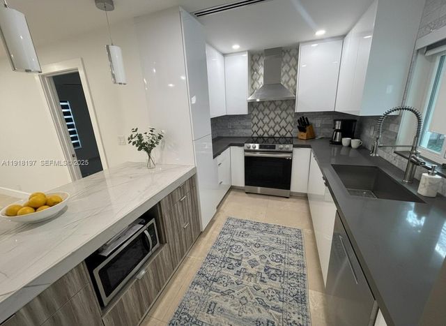 2900 SW 16th St, Fort Lauderdale, FL 33312