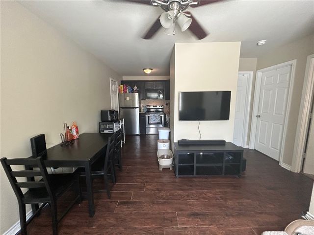 305 Ehlinger Drive D, Bryan, TX 77801