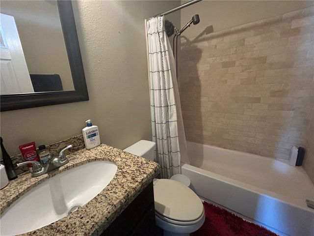 305 Ehlinger Drive D, Bryan, TX 77801