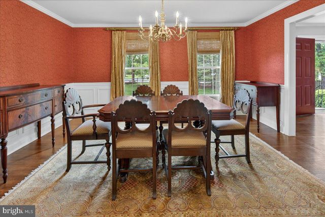 1 WALKING PURCHASE DR, Pennington, NJ 08534