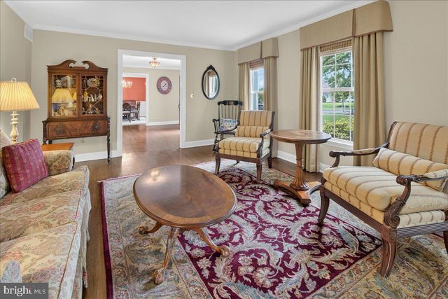 1 WALKING PURCHASE DR, Pennington, NJ 08534