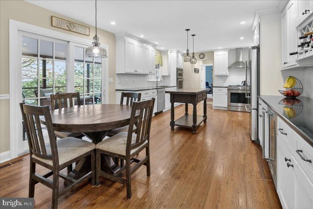 1 WALKING PURCHASE DR, Pennington, NJ 08534