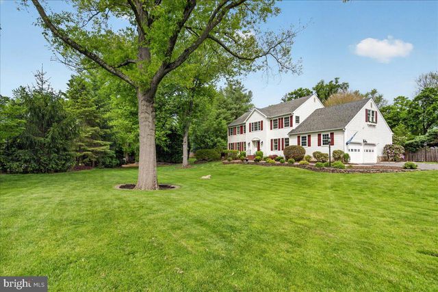 1 WALKING PURCHASE DR, Pennington, NJ 08534