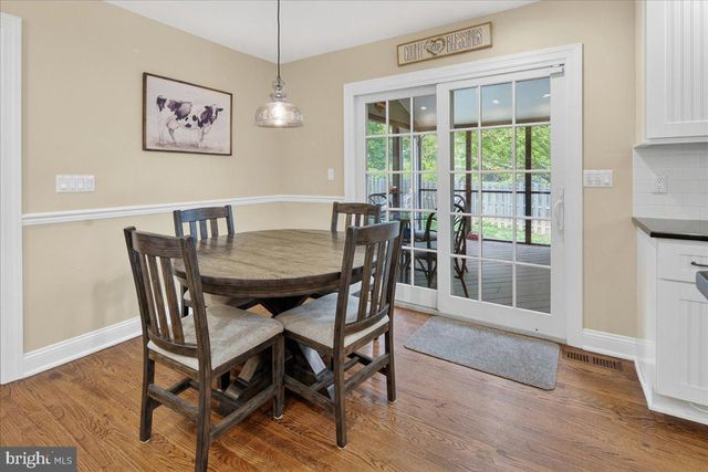 1 WALKING PURCHASE DR, Pennington, NJ 08534
