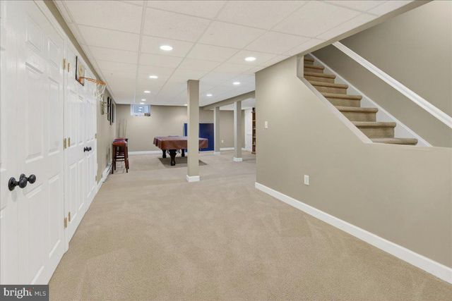 1 WALKING PURCHASE DR, Pennington, NJ 08534