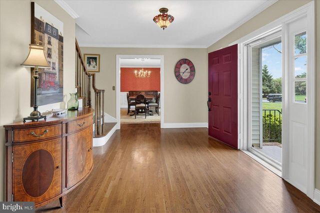 1 WALKING PURCHASE DR, Pennington, NJ 08534