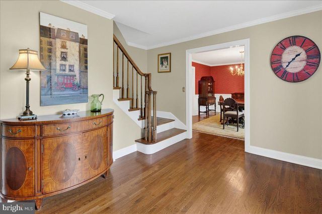 1 WALKING PURCHASE DR, Pennington, NJ 08534