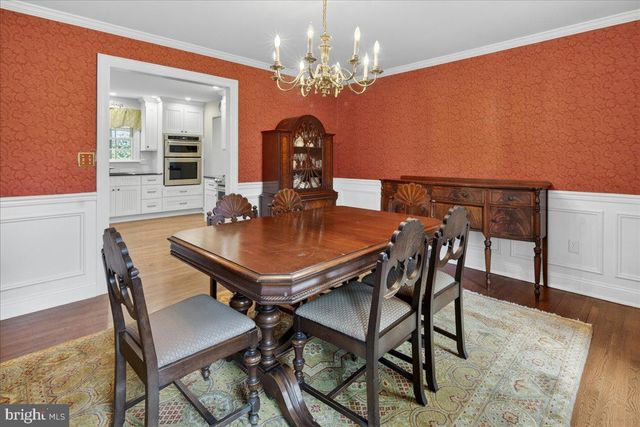 1 WALKING PURCHASE DR, Pennington, NJ 08534