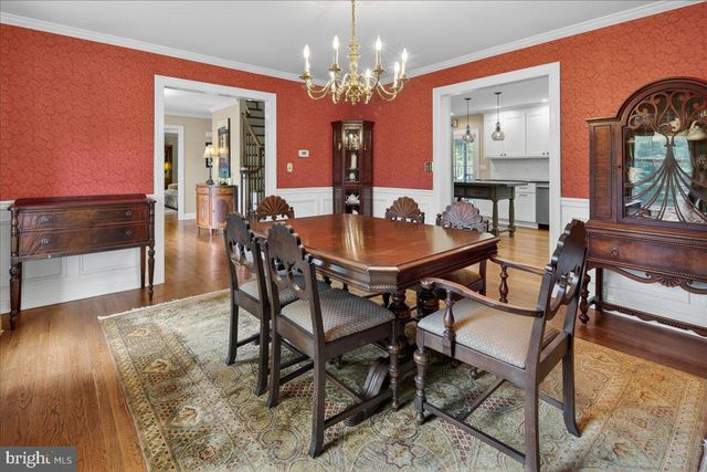 1 WALKING PURCHASE DR, Pennington, NJ 08534