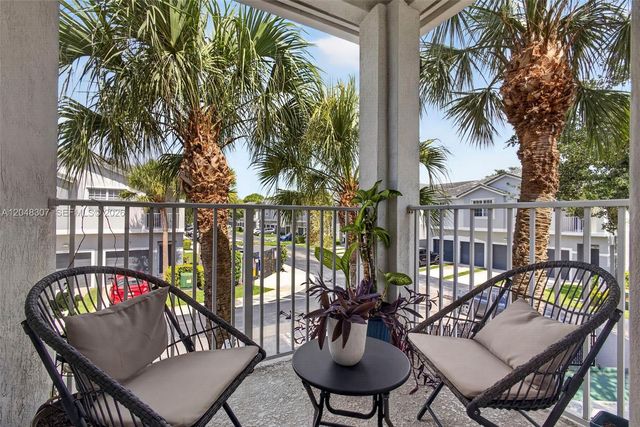 3107 Grandiflora Dr, Green Acres, FL 33467