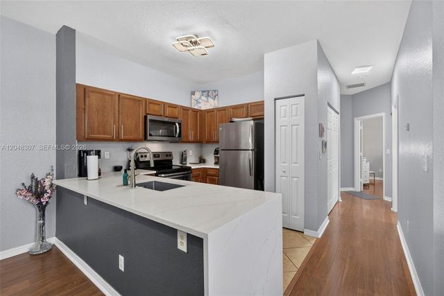 3107 Grandiflora Dr, Green Acres, FL 33467