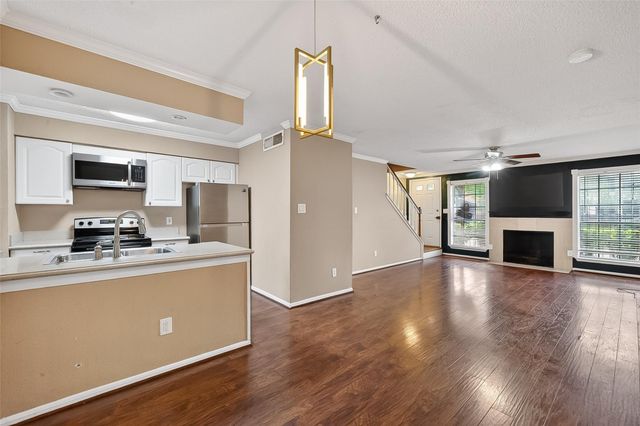 10615 Briar Forest Drive 802, Houston, TX 77042