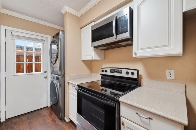 10615 Briar Forest Drive 802, Houston, TX 77042