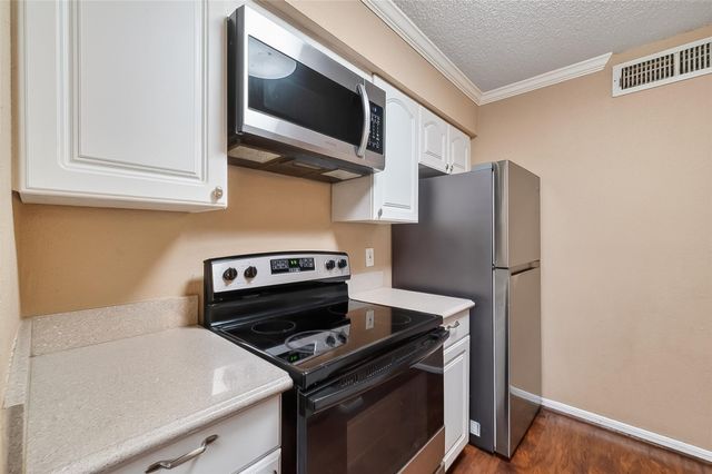 10615 Briar Forest Drive 802, Houston, TX 77042