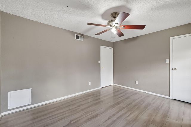 10615 Briar Forest Drive 802, Houston, TX 77042