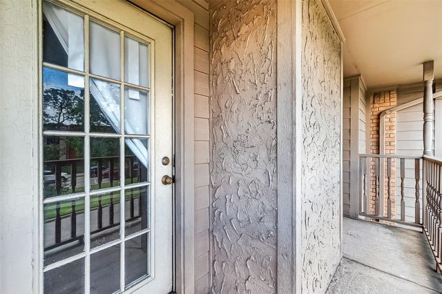 10615 Briar Forest Drive 802, Houston, TX 77042