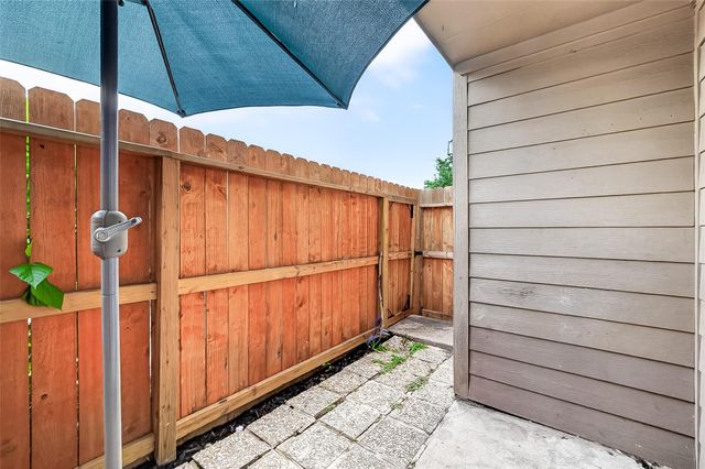 10615 Briar Forest Drive 802, Houston, TX 77042