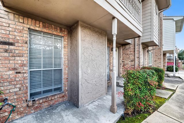 10615 Briar Forest Drive 802, Houston, TX 77042